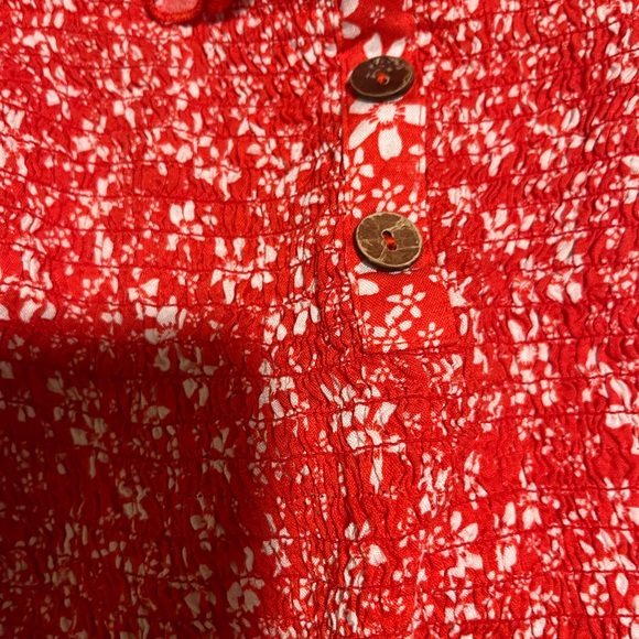 SOLD ON DEPOP Roxy Red Ruffled Smocked Crop Top - Picture 4 of 4